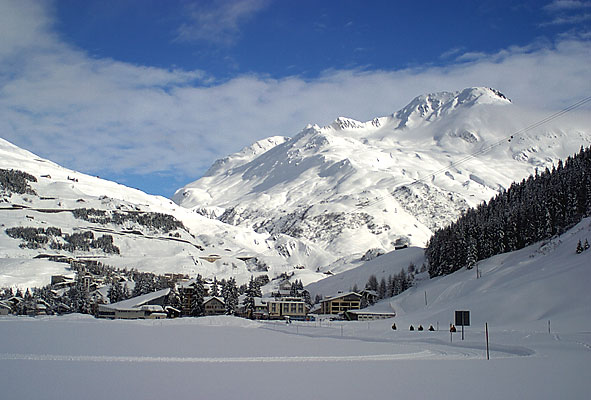 🎿 Winter Wonderland: Why Andermatt is a Skiing Paradise