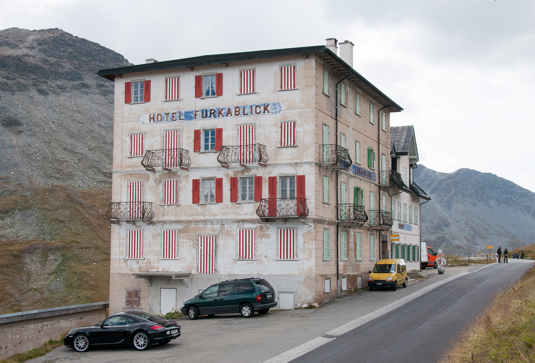 🏨 Where to Stay in Andermatt: The Ultimate Accommodation Guide